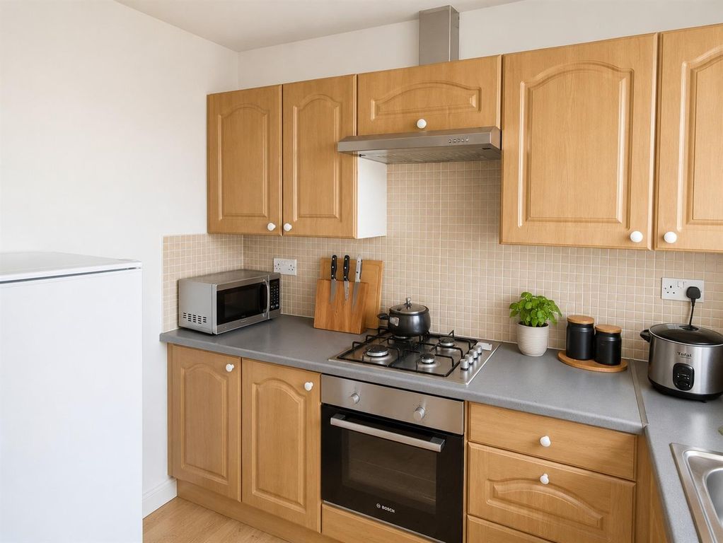 Property photo 1 of 4 Kitchen .Jpg