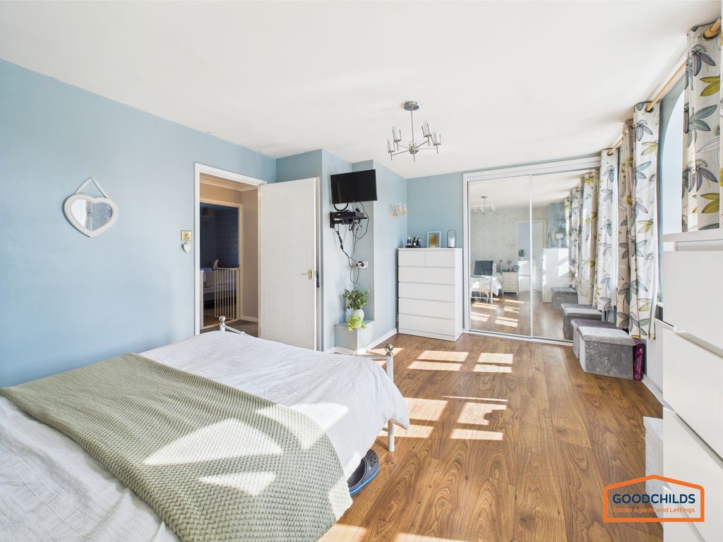 Property photo 3 of 33