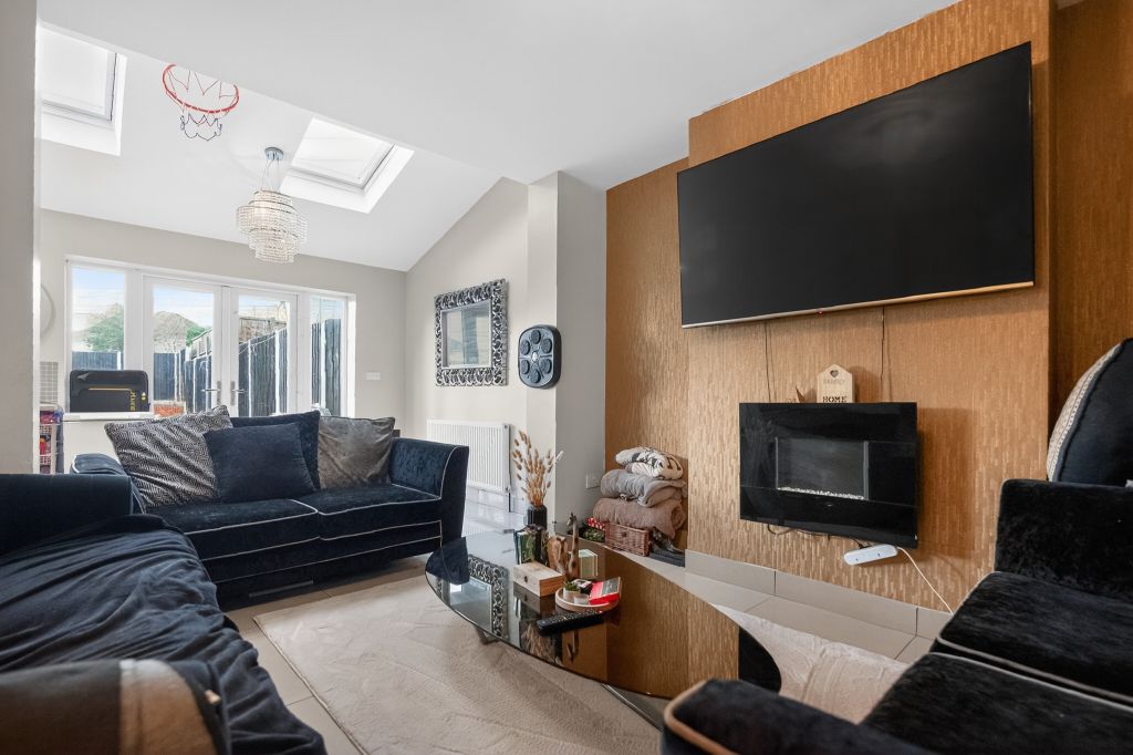 Property photo 3 of 20