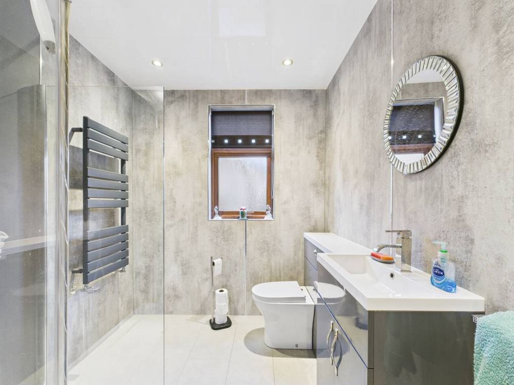 Property photo 2 of 25