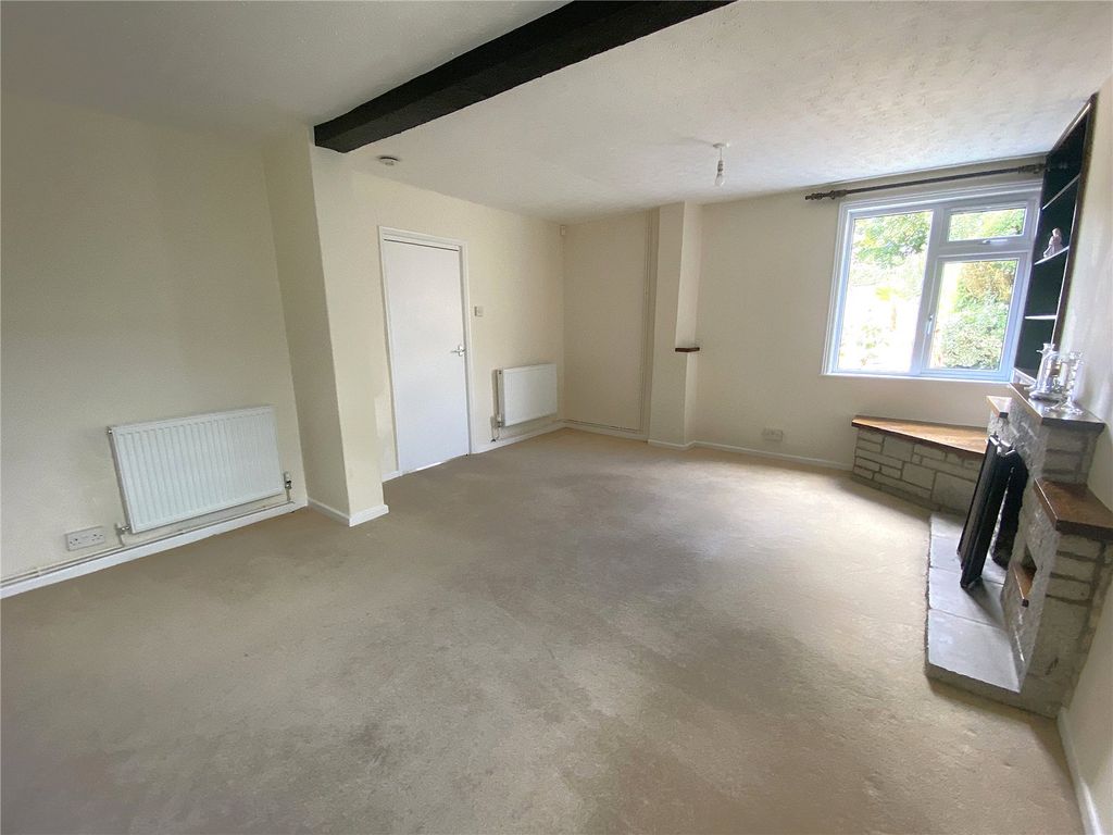 Property photo 3 of 16 Sitting Room