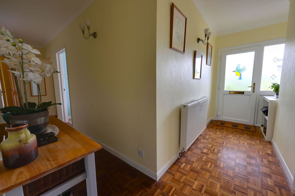 Property photo 3 of 44