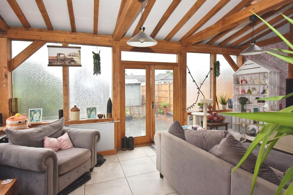 Property photo 3 of 17 Pbox-Img.Jpg