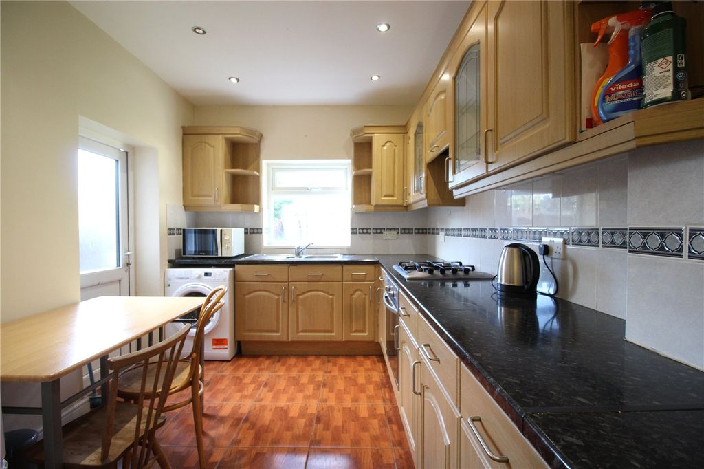 Property photo 2 of 9