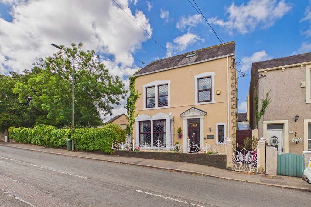 Property photo 1 of 31