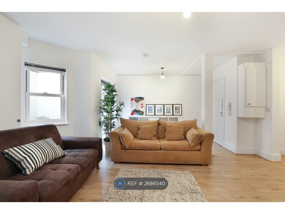 Property photo 2 of 11 Living Room