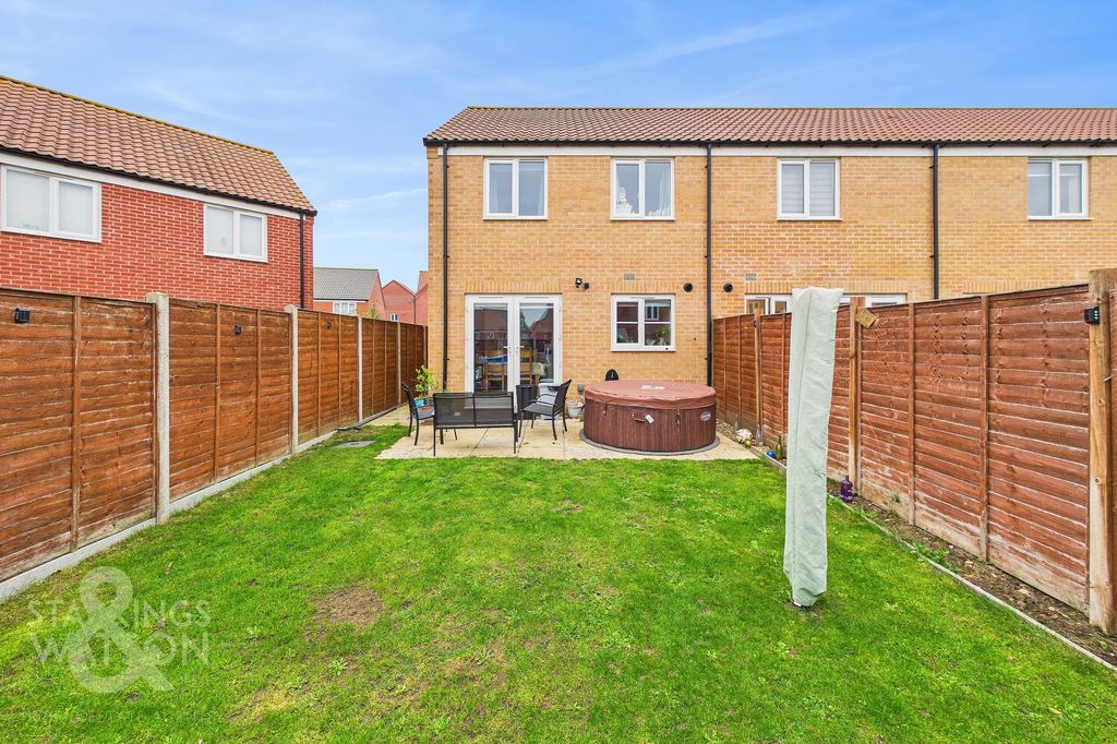 Property photo 2 of 17