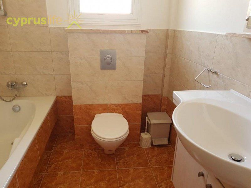 Property photo 3 of 33