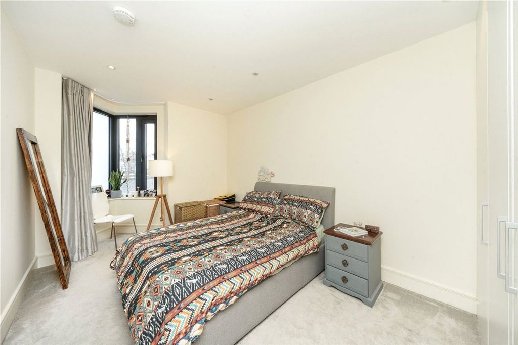 Property photo 3 of 7