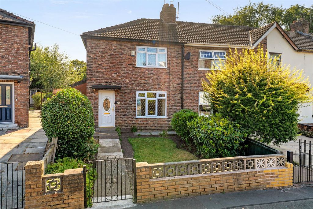 Property photo 1 of 18 83 Cross Lane-32.Jpg