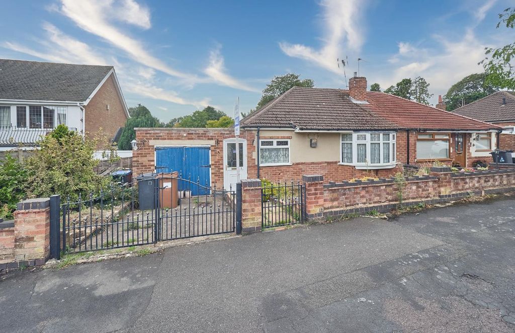 Property photo 1 of 10 1 Clives Way Front 1.Png