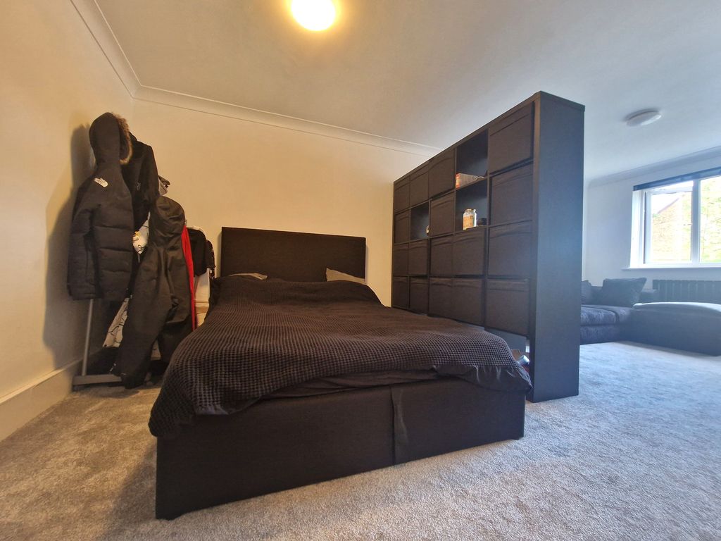 Property photo 3 of 8