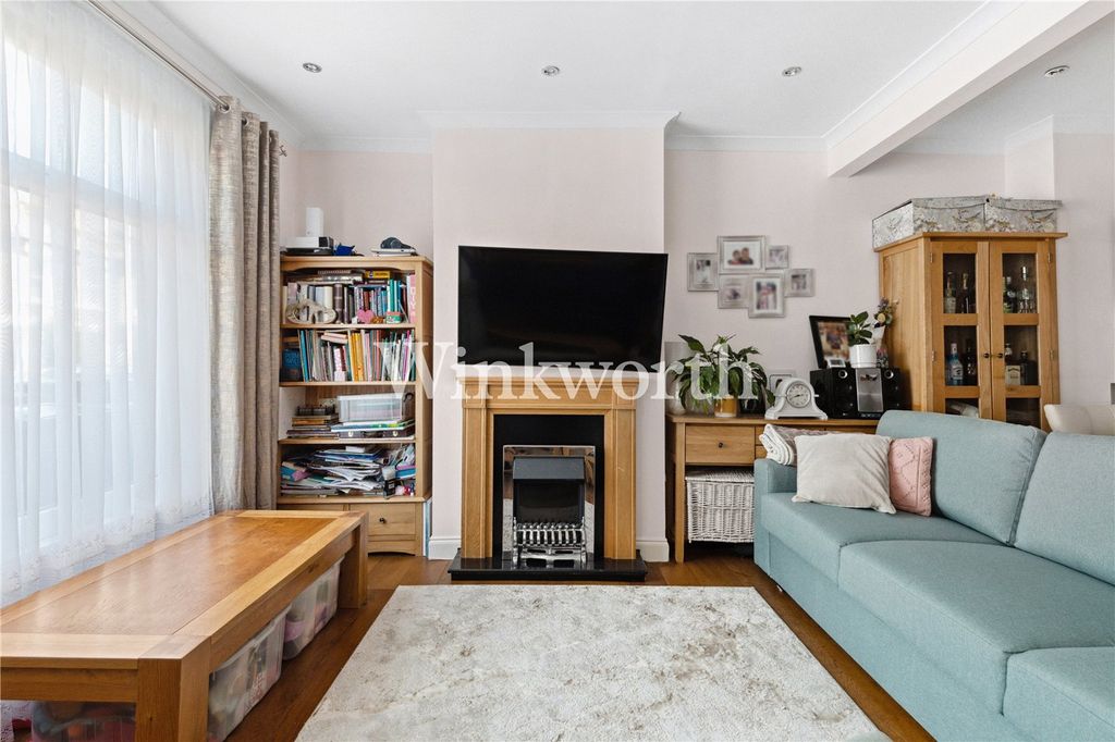 Property photo 2 of 18 Picture No. 08