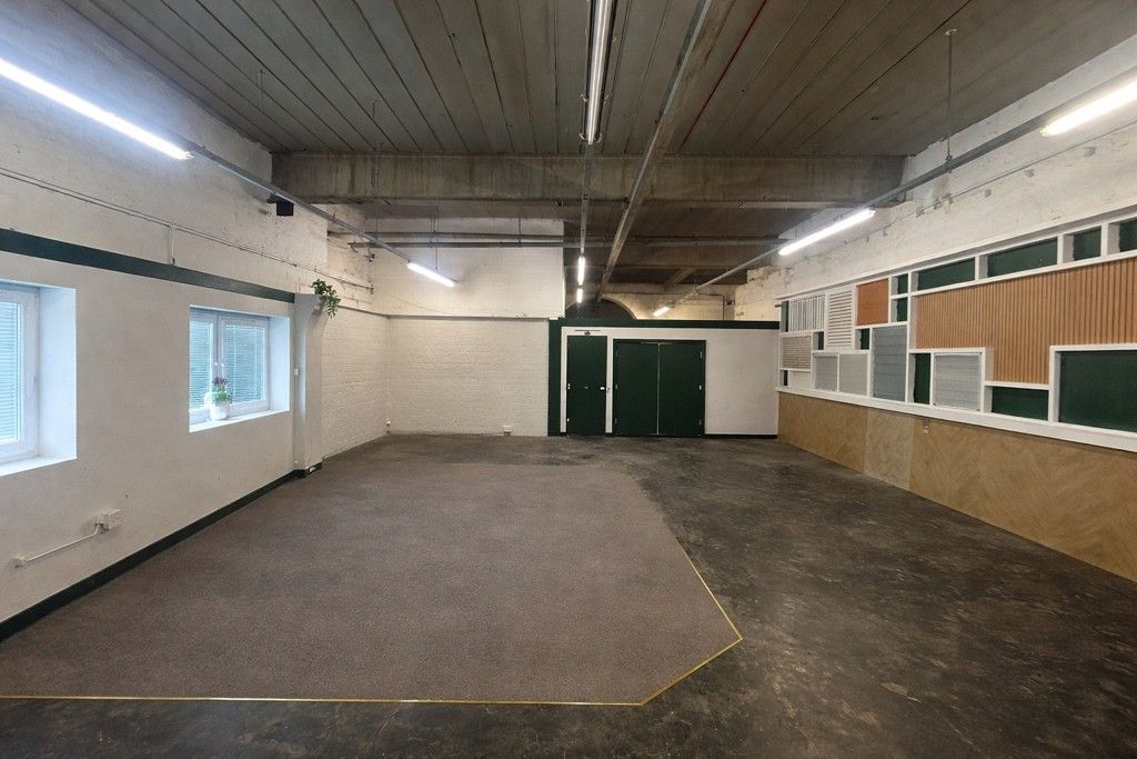 Property photo 3 of 6 Photo 4