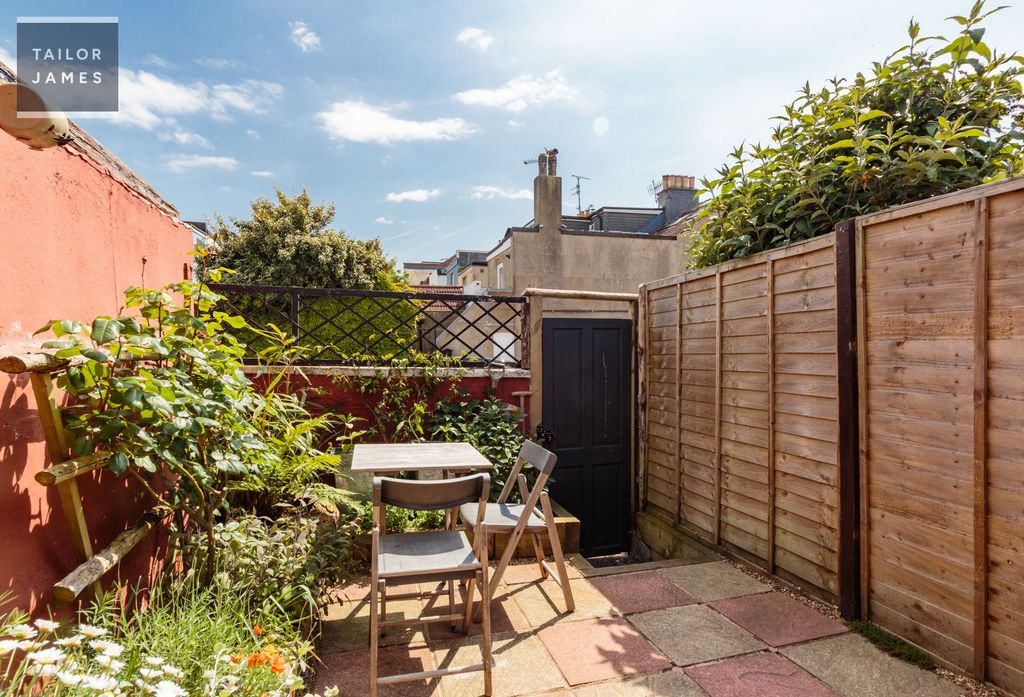 Property photo 2 of 14