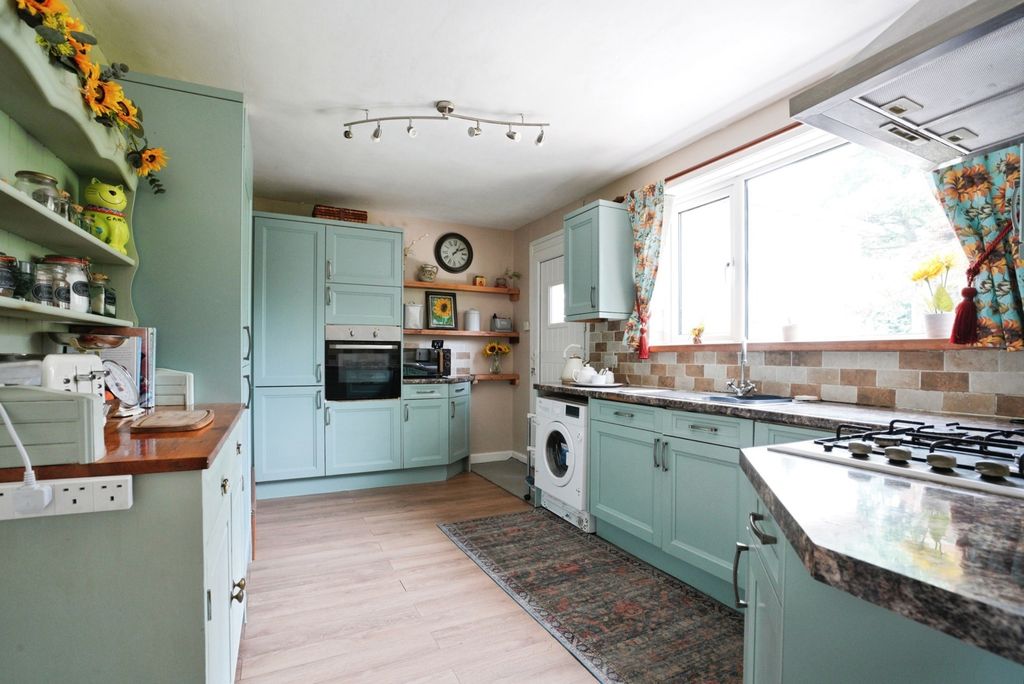 Property photo 2 of 17 Photo