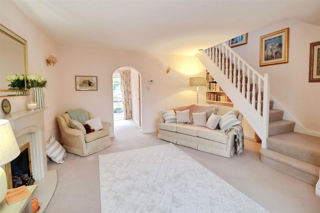 Property photo 2 of 22