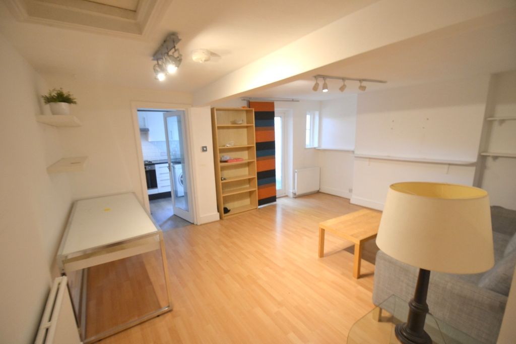 Property photo 2 of 6