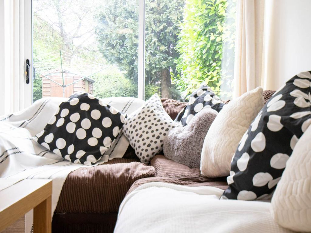 Property photo 3 of 12 Living Room