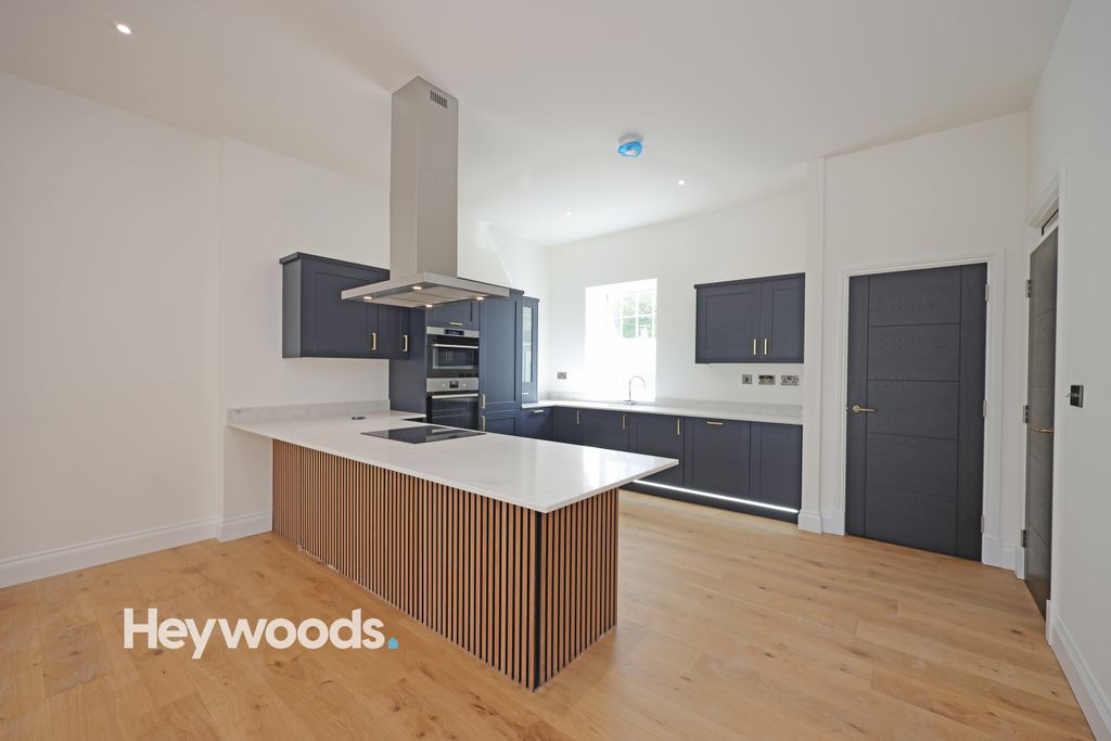 Property photo 1 of 16 0F1A7523