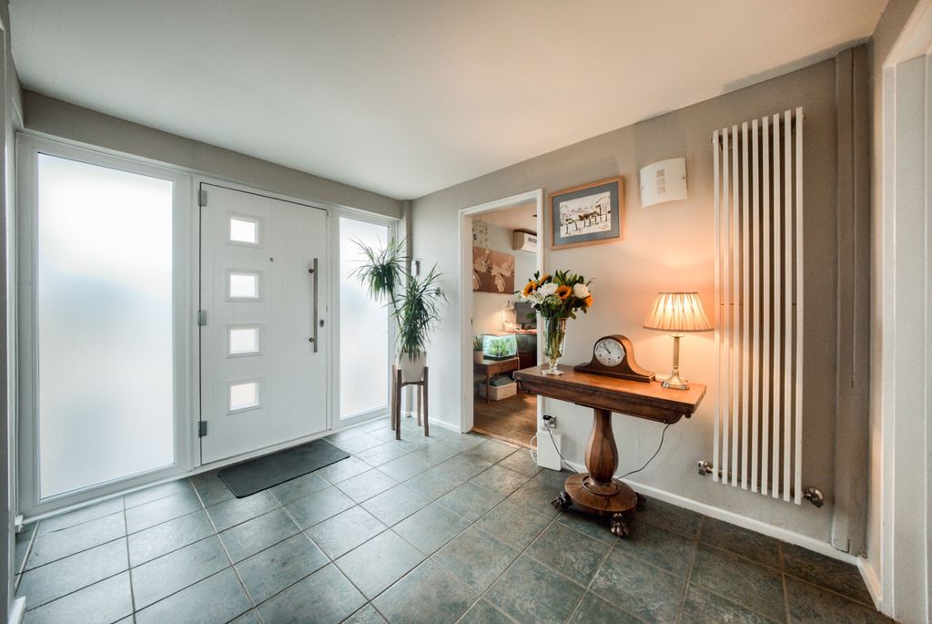 Property photo 2 of 30 Xt5A1644-Hdr(3)