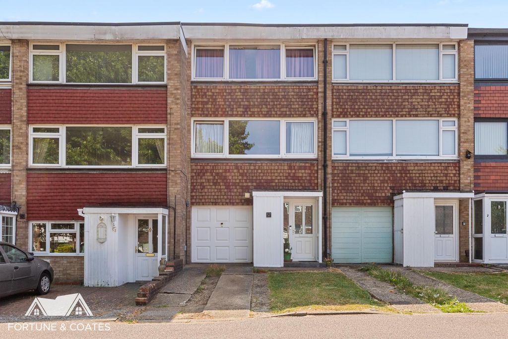 Property photo 1 of 19 Prioerycourt_30.Jpg