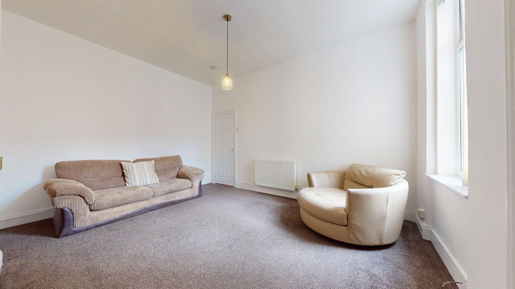 Property photo 2 of 20 4194313