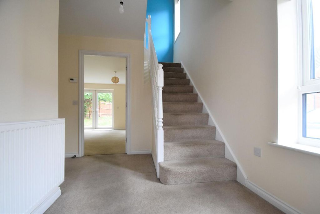 Property photo 2 of 15 Hallway