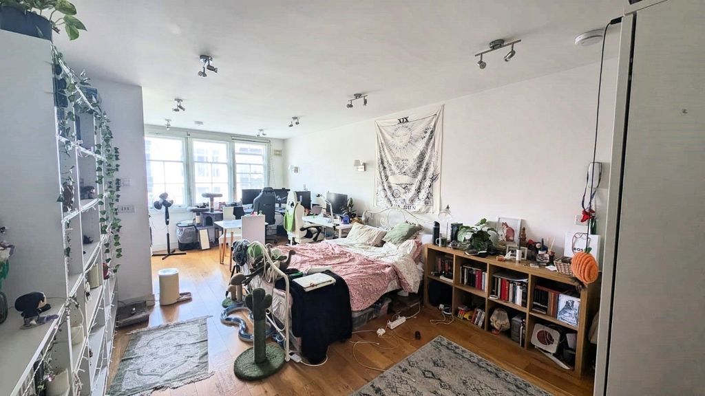 Property photo 2 of 5