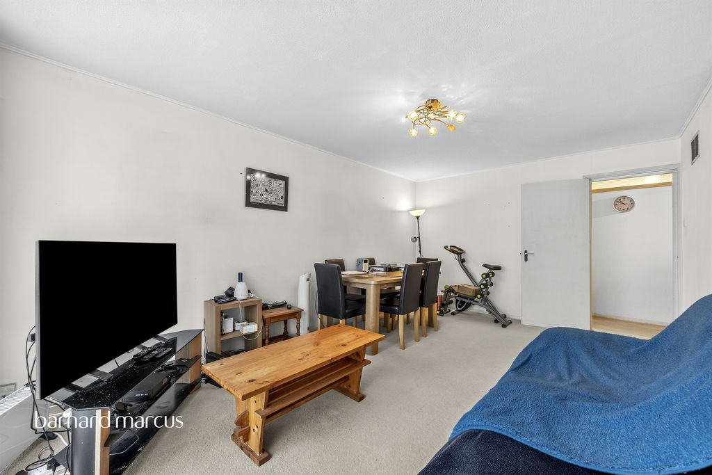 Property photo 2 of 28