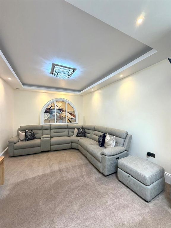 Additional image 9 of 6 bed property for saleMoorside North, Newcastle Upon Tyne NE4