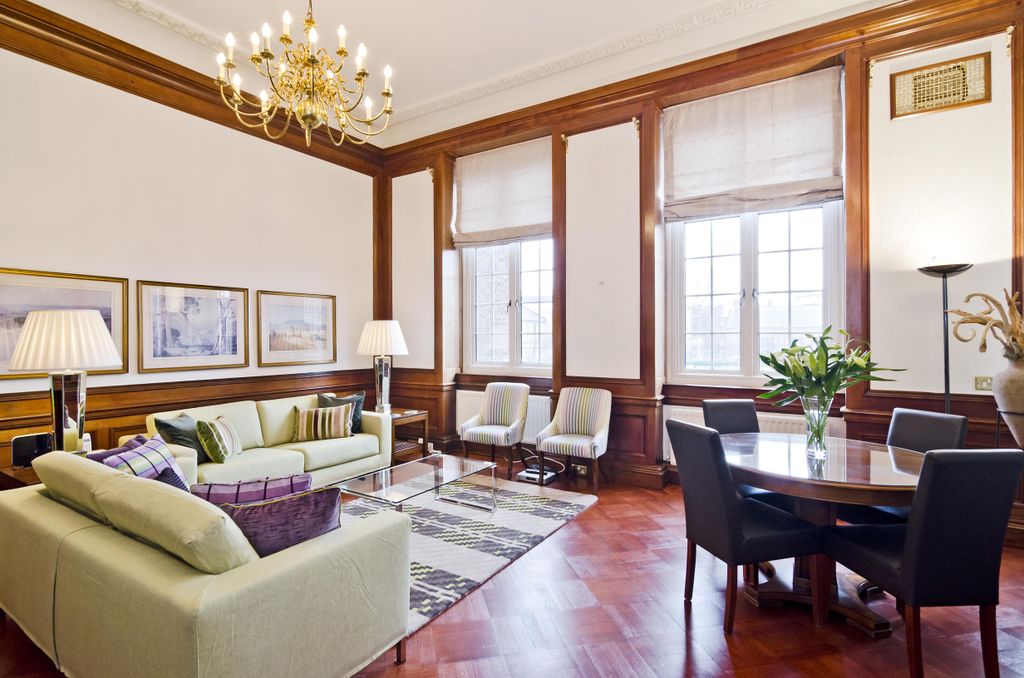 Property photo 1 of 10 New River Head