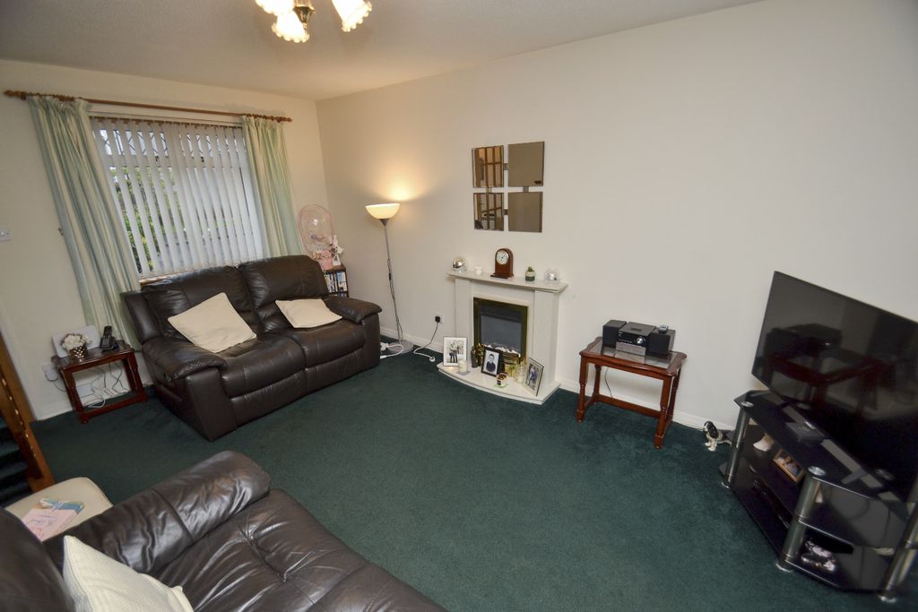 Property photo 2 of 19 4649844