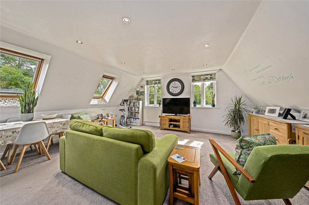 Property photo 2 of 9 Picture No. 05