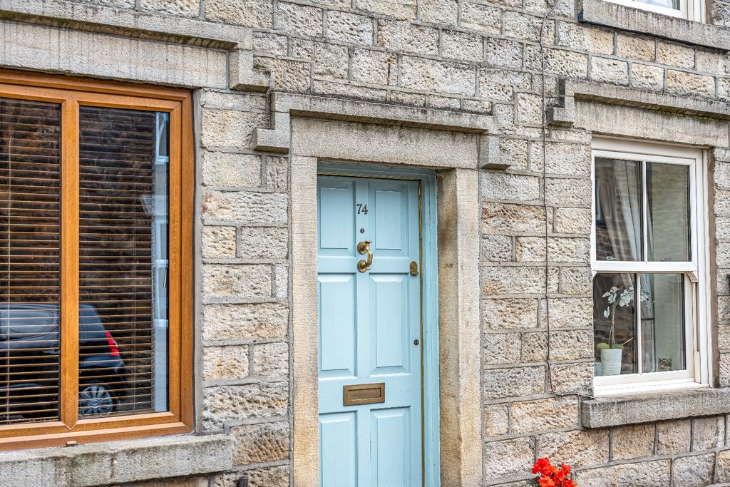 Property photo 2 of 34 5475644