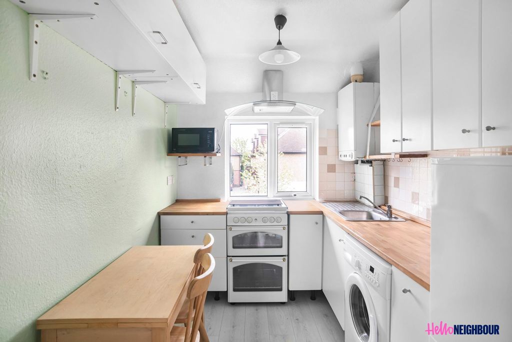 Property photo 3 of 12 Photo 2