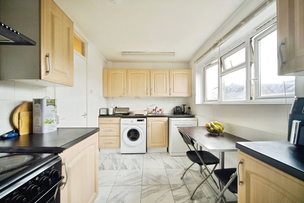 Property photo 2 of 17 Photo