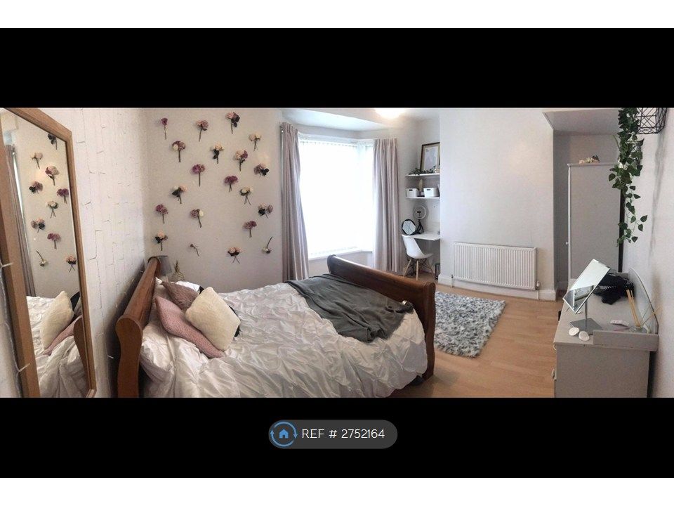 Property photo 3 of 17 Bedroom 1