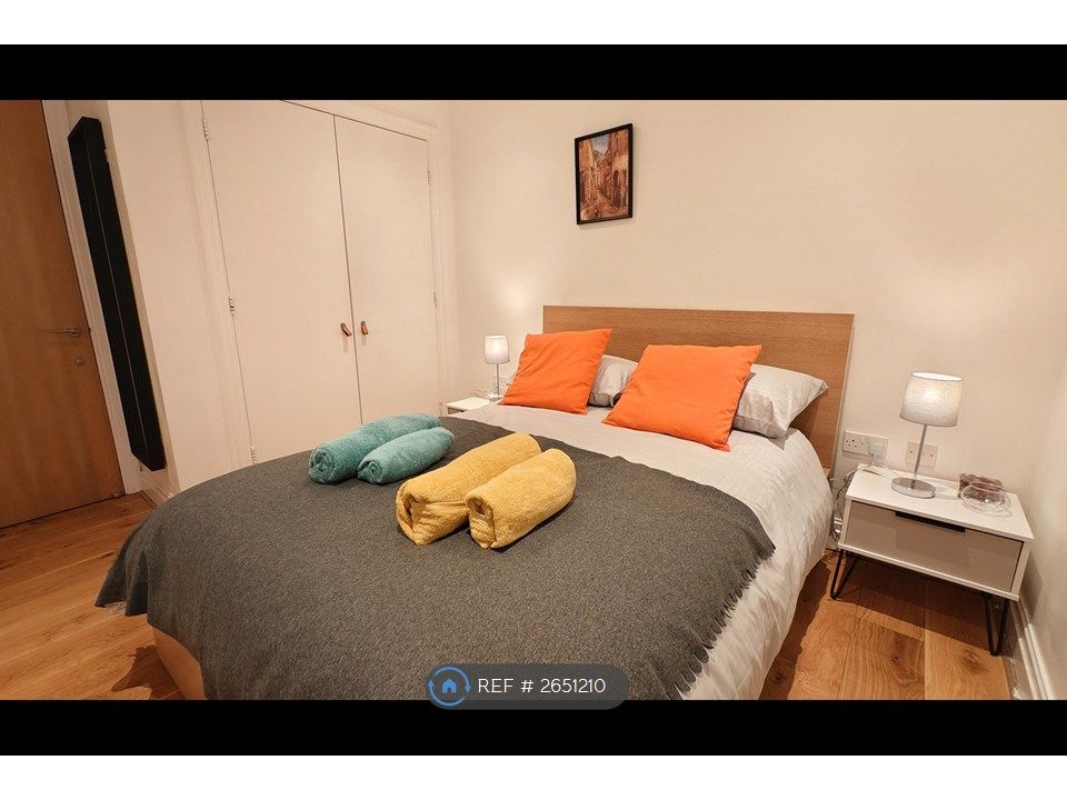 Property photo 2 of 14 Main Bedroom