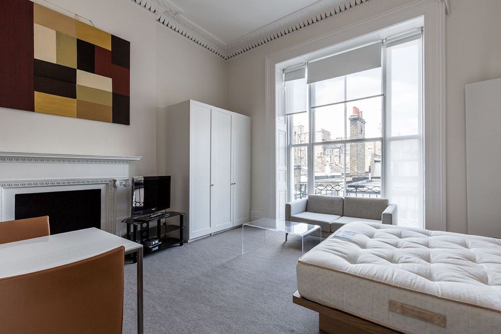 Property photo 2 of 11 Bedroom