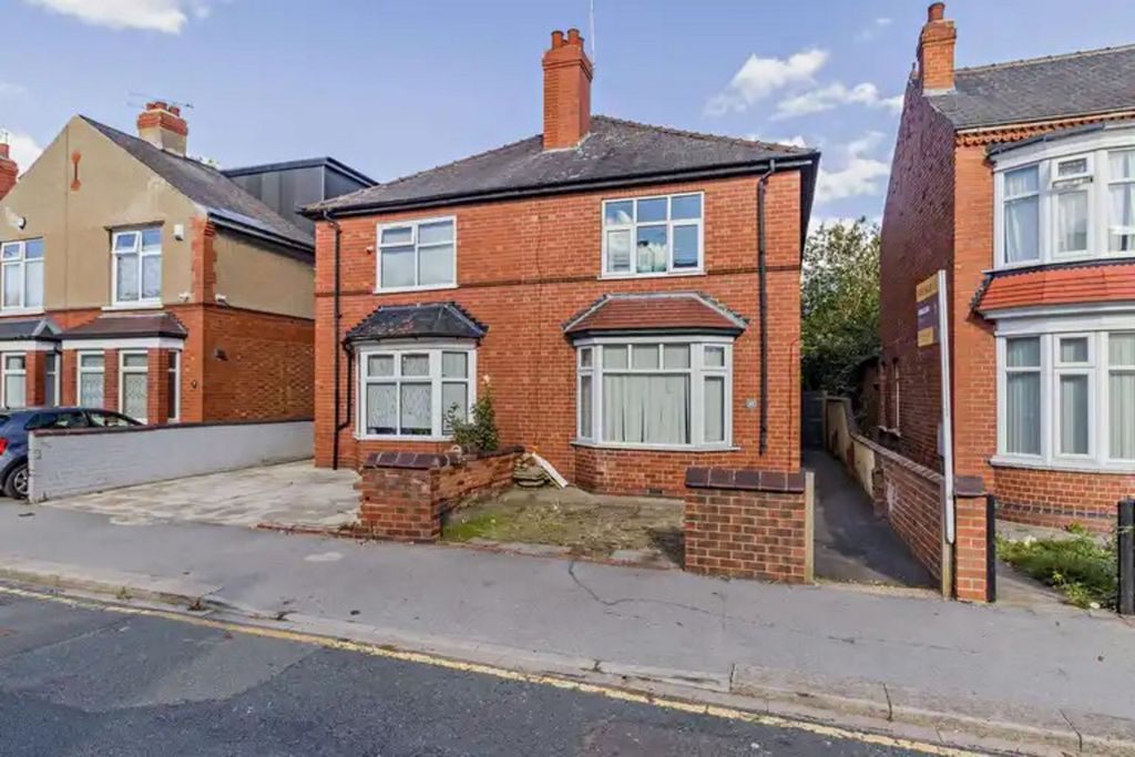 Property photo 1 of 11