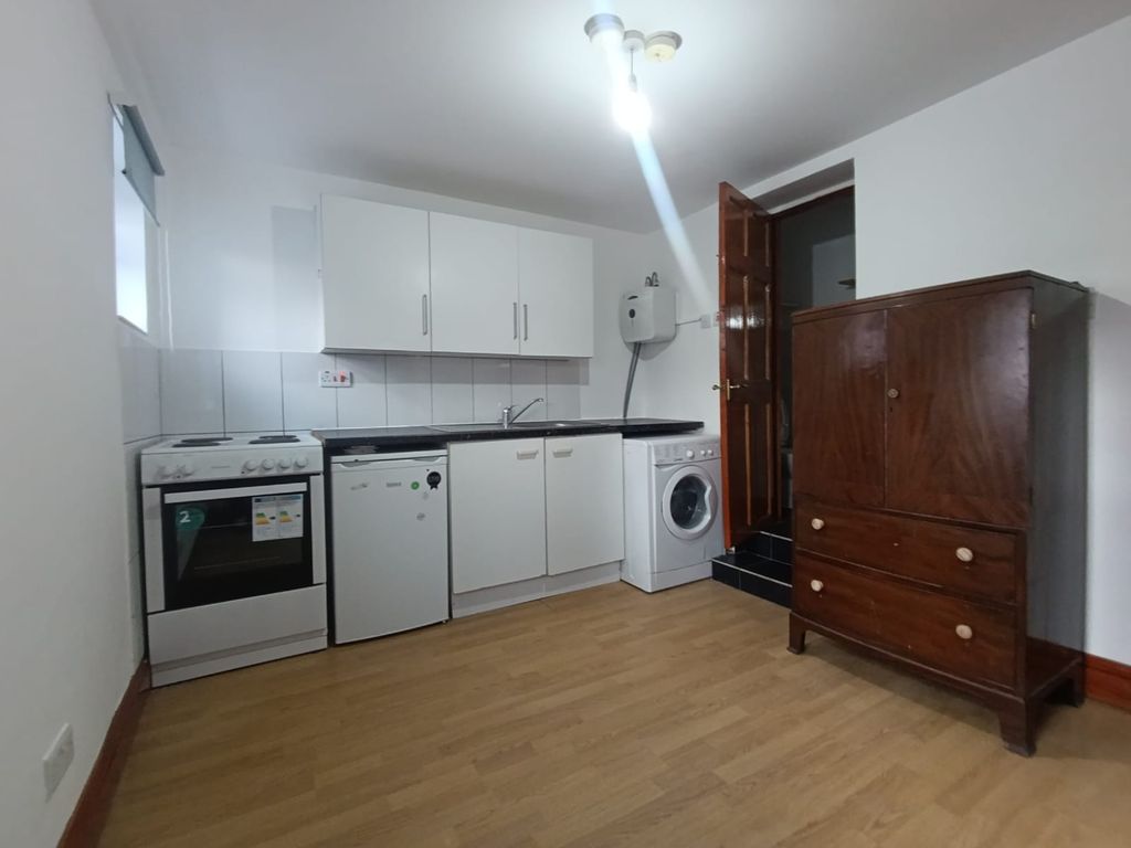 Property photo 1 of 3