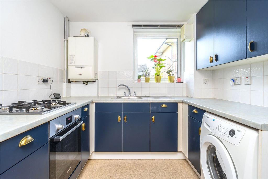 Property photo 3 of 12 Kitchen