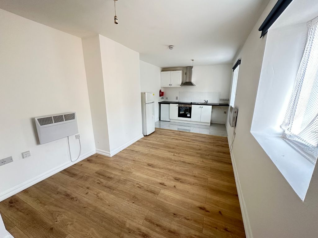 Property photo 2 of 9 4168902
