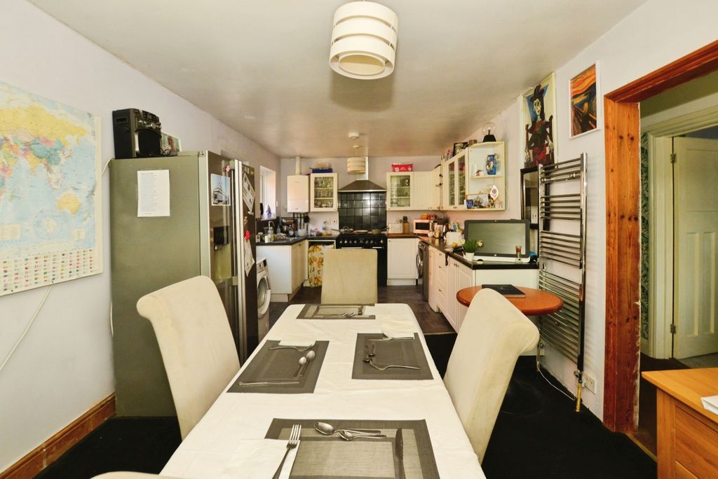 Property photo 2 of 15 Kitchen Diner