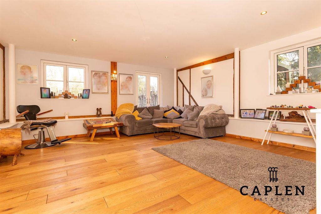 Property photo 3 of 24