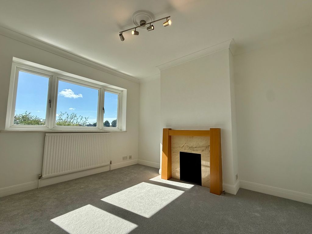 Property photo 2 of 10 Living Room