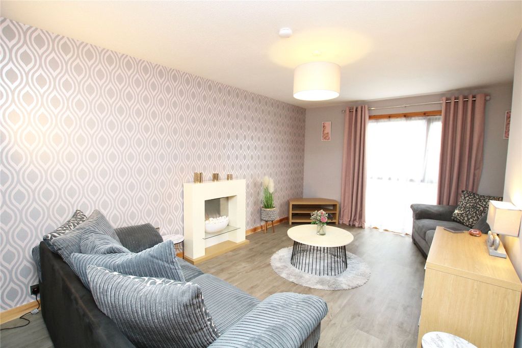 Property photo 2 of 20 Living Room