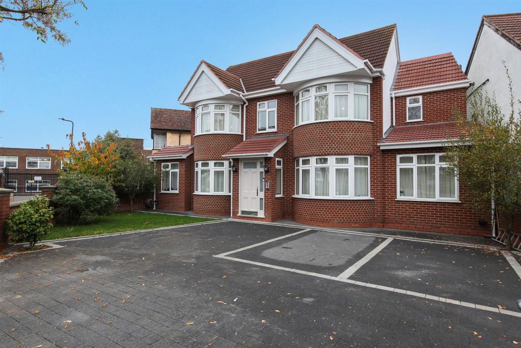 Property photo 1 of 15