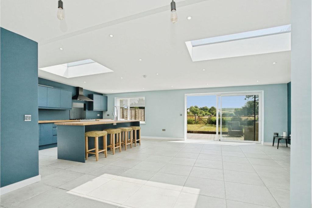 Property photo 2 of 35